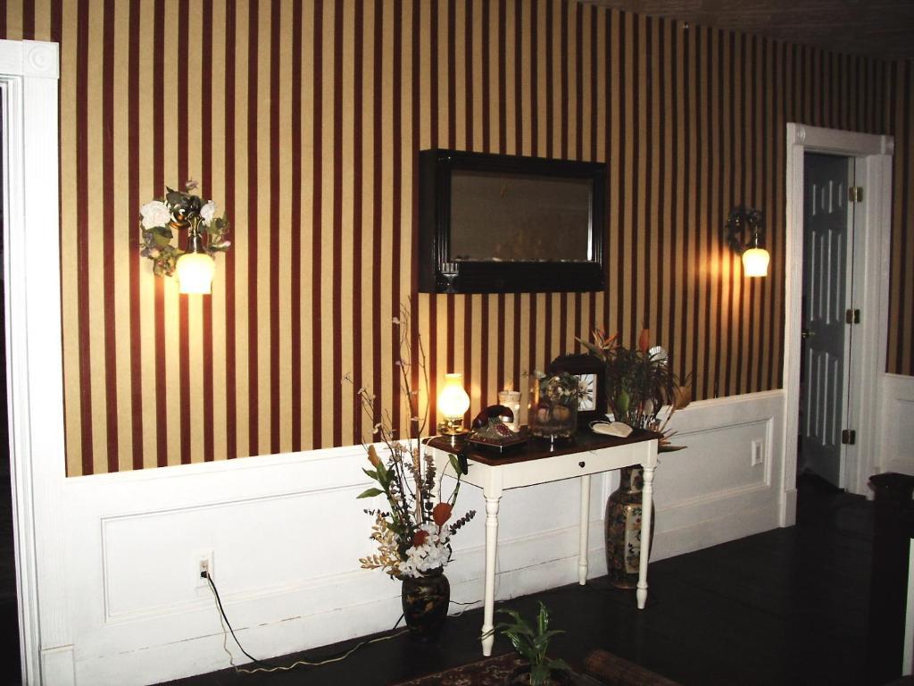 Brookside Inn At ローレンス エクステリア 写真