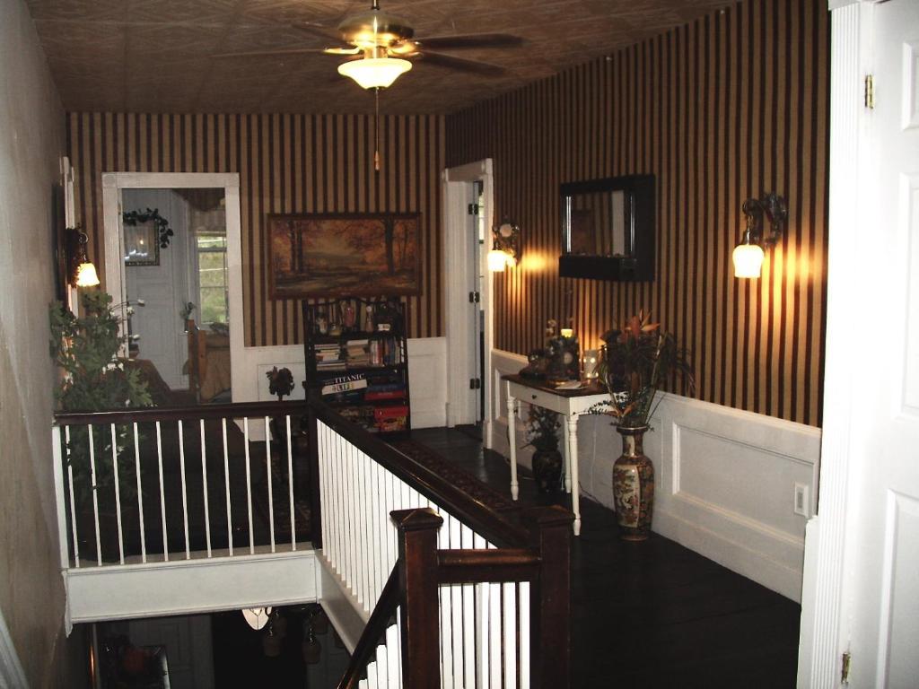 Brookside Inn At ローレンス エクステリア 写真