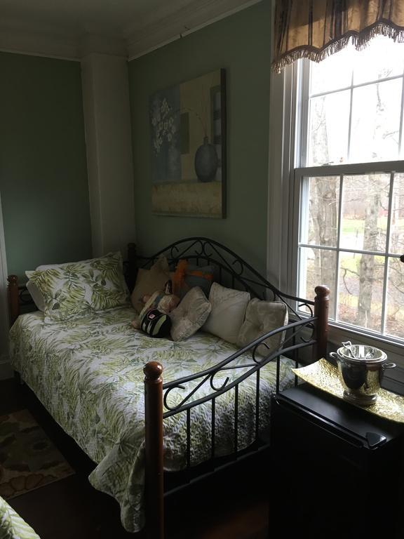 Brookside Inn At ローレンス エクステリア 写真