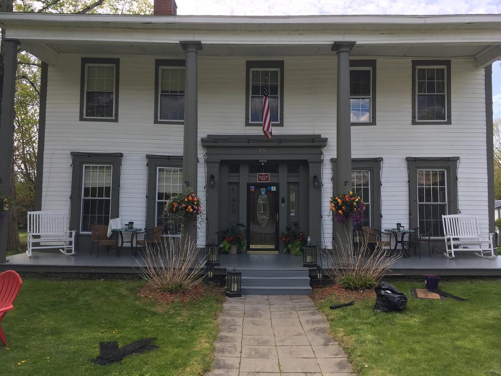 Brookside Inn At ローレンス エクステリア 写真